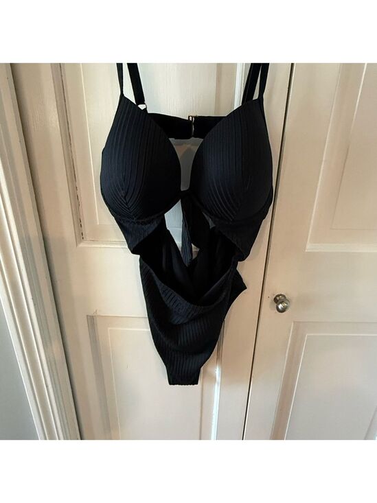 Shade & Shore Other - Shade & Shore Black Women's Swimsuit